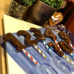 Alternative view of Porto Formas Large Numbers Mould