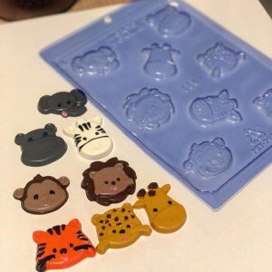 Alternative view of Porto Formas Safari Animals Mould