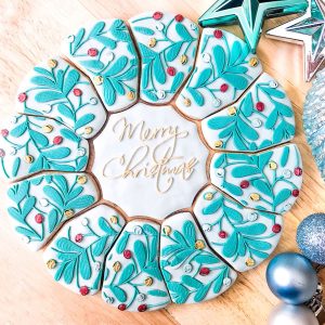 BikkieSmalls Christmas Wreath Platter Cutter & Debosser Set