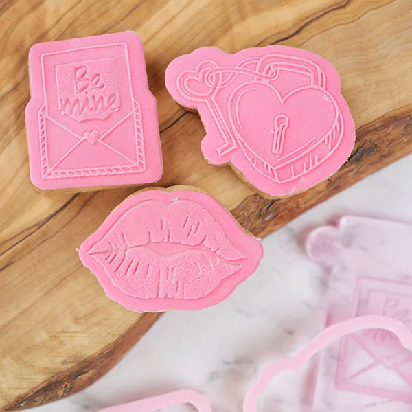 Sweet Stamp Amy Jane Mini Stamp & Cut - Pucker Up