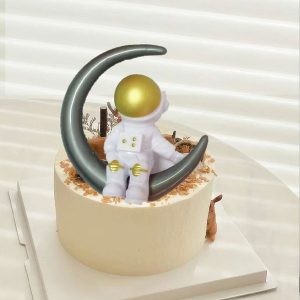 Cake Topper Astronaut & Moon